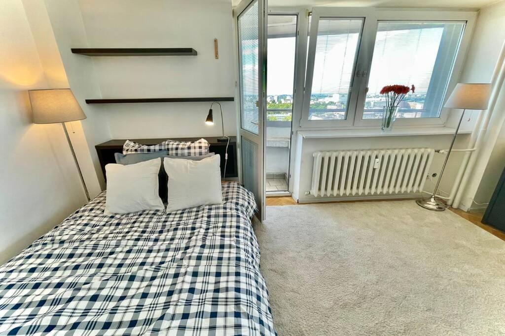 Ferienwohnung Orange 2 2Xmetro Fast Wifi 50'Tv Netflix Hbo Appletv+ Panorama Warschau Exterior foto