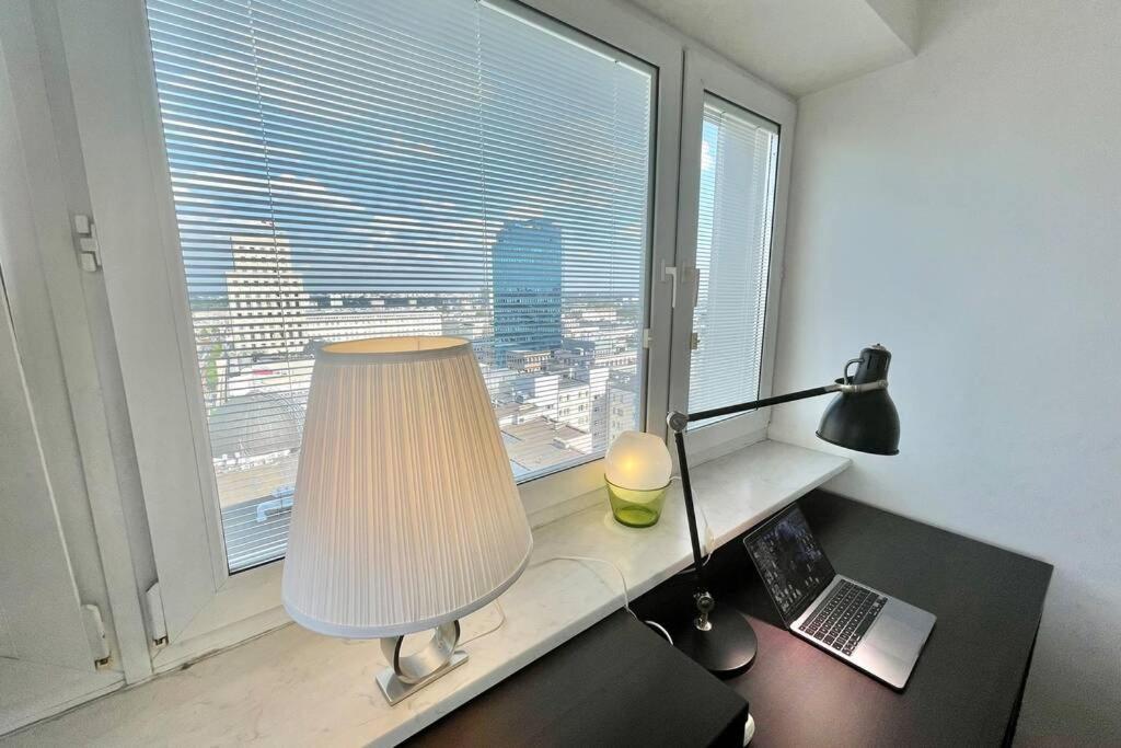 Ferienwohnung Orange 2 2Xmetro Fast Wifi 50'Tv Netflix Hbo Appletv+ Panorama Warschau Exterior foto